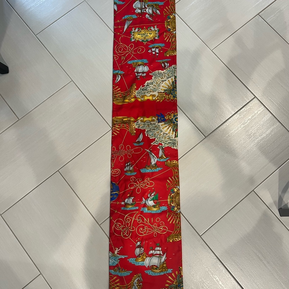 Like new! Hermes “Voiles De Lumiere” silk and wool 12x66 with box.
